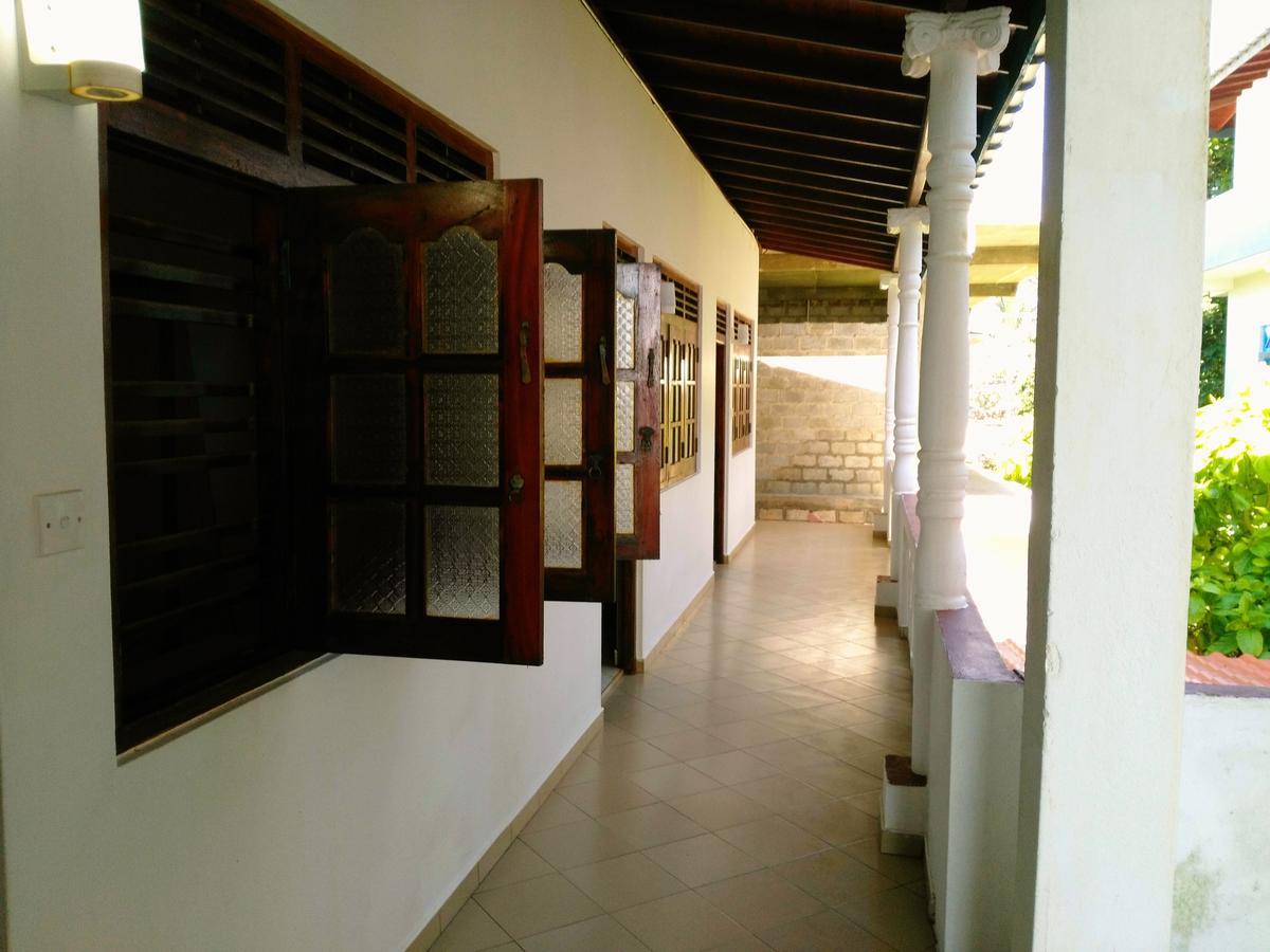 Sunnys Beach Guest House Hikkaduwa Exteriér fotografie